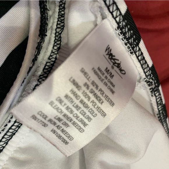 Black and White Striped Tankini Top - Picture 2 of 3